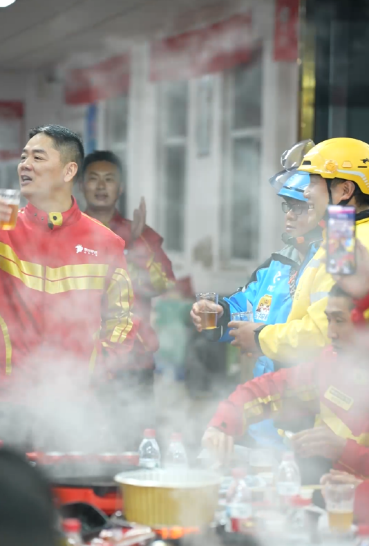 京东推出高福利外卖骑手计划 刘强东：把骑手当兄弟
