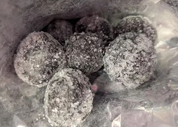 一颗糖果把十岁女孩“酸”进医院！世界上最酸的糖到底有多酸？